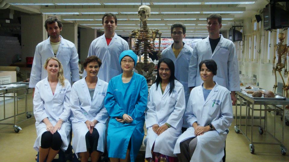 Studying anatomy in Thai hospital pathology´cadavers
